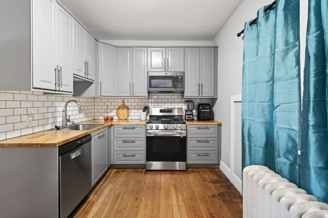 903 Logan Avenue N, Minneapolis, MN 55411