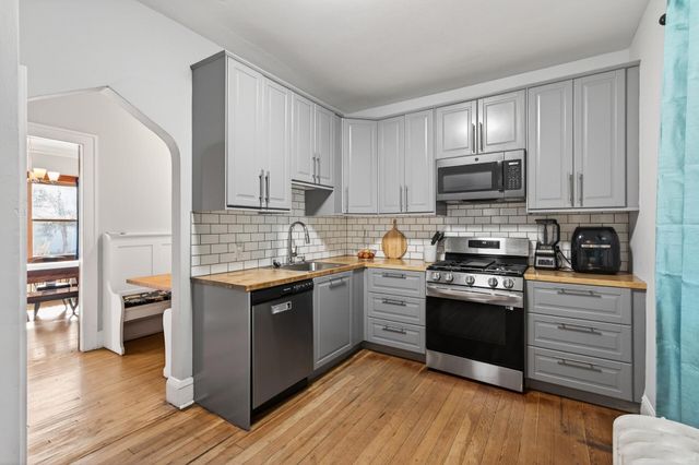 903 Logan Avenue N, Minneapolis, MN 55411