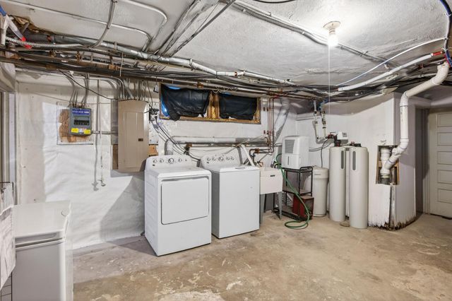 903 Logan Avenue N, Minneapolis, MN 55411