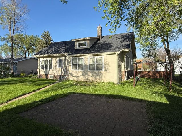 903 Logan Avenue N, Minneapolis, MN 55411