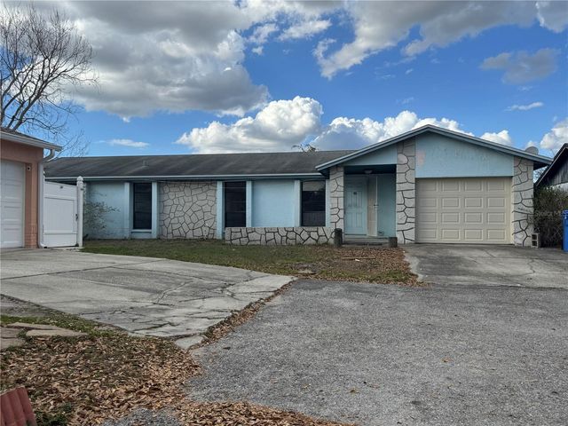 9501 CAMDEN HILL COURT, Tampa, FL 33615