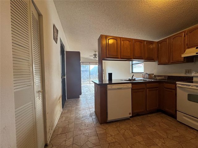 9501 CAMDEN HILL COURT, Tampa, FL 33615