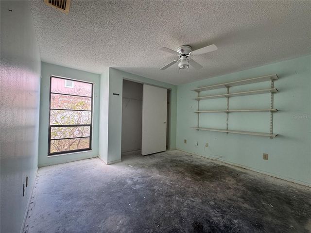 9501 CAMDEN HILL COURT, Tampa, FL 33615