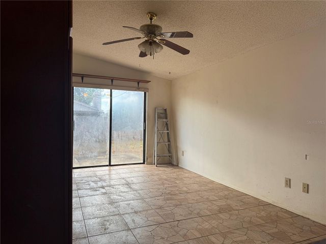 9501 CAMDEN HILL COURT, Tampa, FL 33615