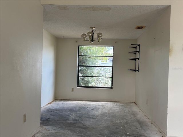 9501 CAMDEN HILL COURT, Tampa, FL 33615