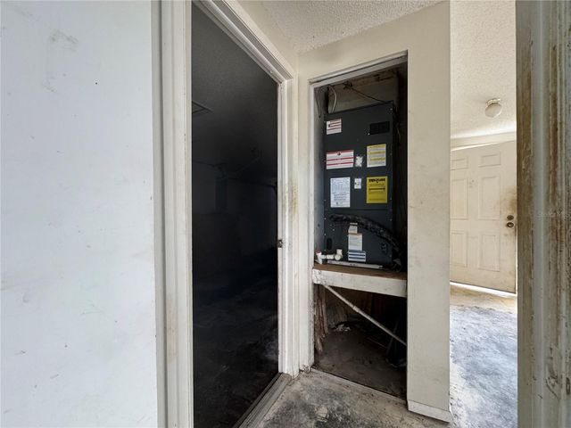 9501 CAMDEN HILL COURT, Tampa, FL 33615