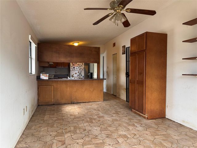 9501 CAMDEN HILL COURT, Tampa, FL 33615