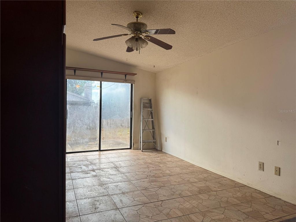 Image 18 of property listing at 9501 CAMDEN HILL COURT, Tampa, FL 33615