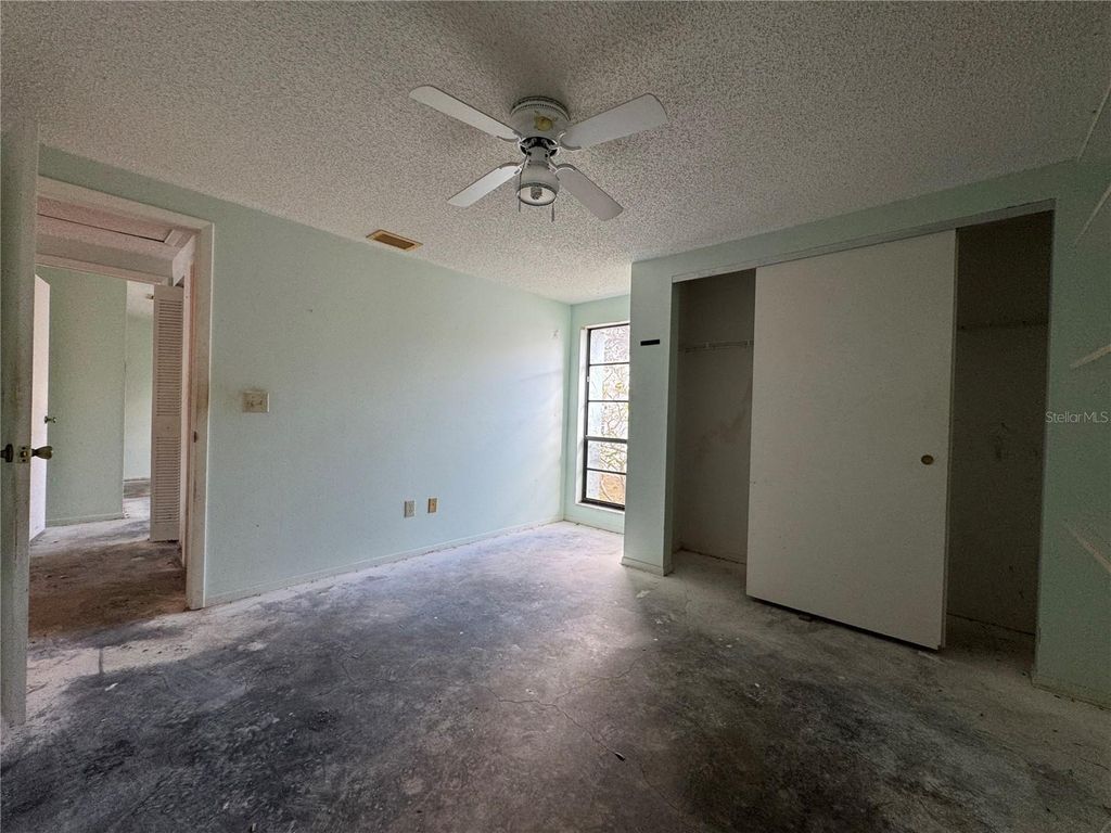 Image 24 of property listing at 9501 CAMDEN HILL COURT, Tampa, FL 33615