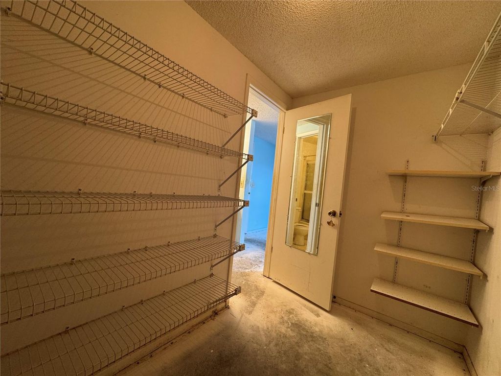 Image 37 of property listing at 9501 CAMDEN HILL COURT, Tampa, FL 33615