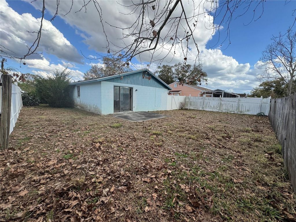 Image 41 of property listing at 9501 CAMDEN HILL COURT, Tampa, FL 33615