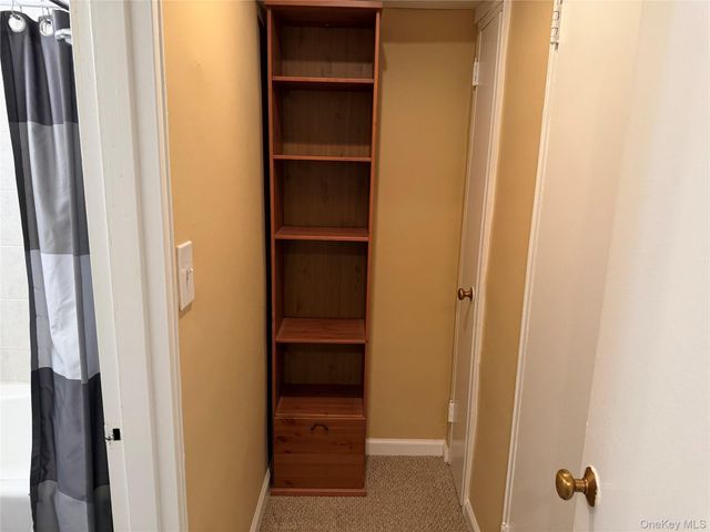 43-25 Douglaston Parkway 4E, Little Neck, NY 11363