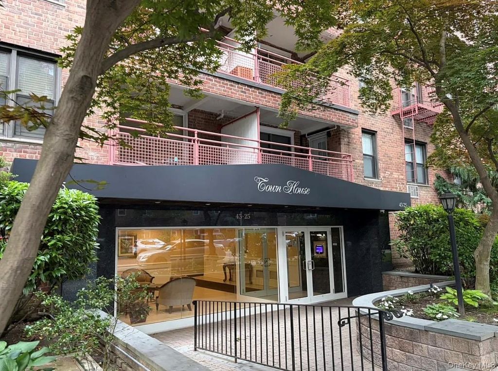43-25 Douglaston Parkway 4E, Little Neck, NY 11363 — exterior
