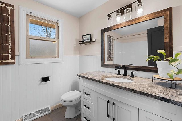 3051 HOLLAND ROAD, Green Bay, WI 54313