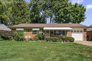 11283 Plumridge Boulevard, Sterling Heights, MI 48313
