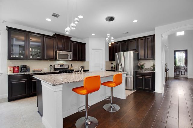 5724 Siragusa DR, Bee Cave, TX 78738