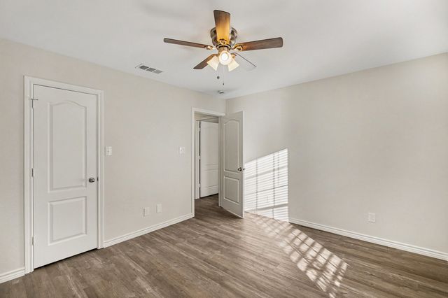 533 Shady Oaks Trail, Burleson, TX 76028