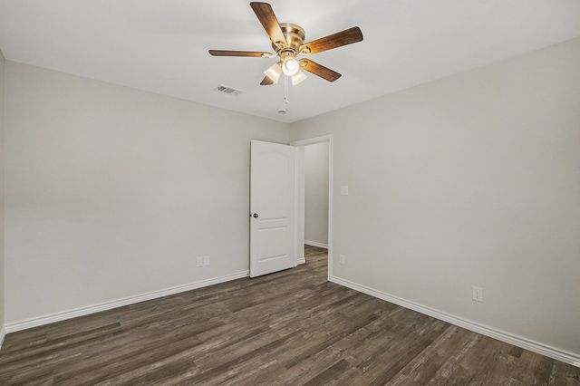 533 Shady Oaks Trail, Burleson, TX 76028