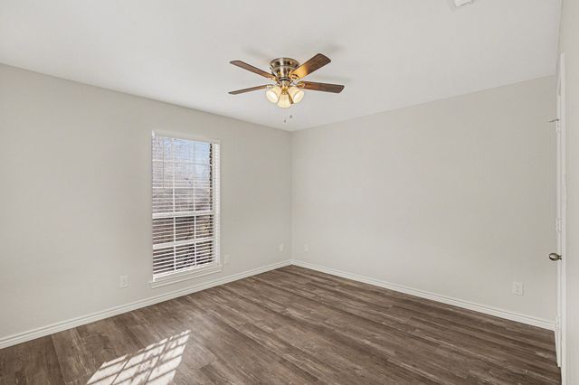 533 Shady Oaks Trail, Burleson, TX 76028