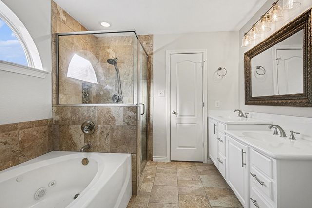 533 Shady Oaks Trail, Burleson, TX 76028