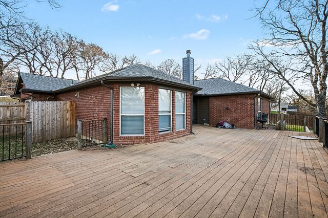 533 Shady Oaks Trail, Burleson, TX 76028