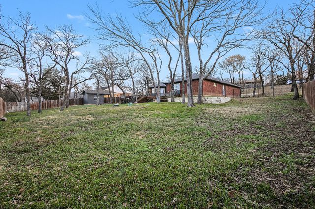 533 Shady Oaks Trail, Burleson, TX 76028