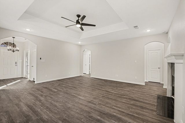 533 Shady Oaks Trail, Burleson, TX 76028