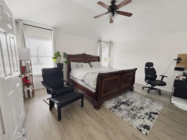 2823 Brookhurst Drive, Grand Prairie, TX 75052