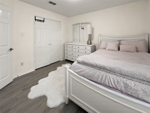 2823 Brookhurst Drive, Grand Prairie, TX 75052