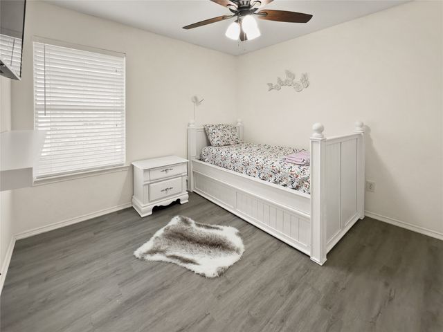 2823 Brookhurst Drive, Grand Prairie, TX 75052
