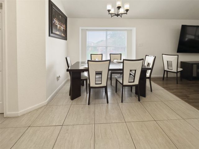 2823 Brookhurst Drive, Grand Prairie, TX 75052