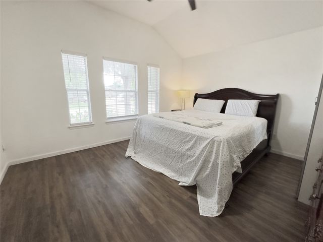 2823 Brookhurst Drive, Grand Prairie, TX 75052