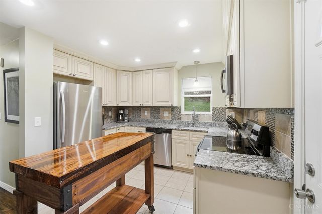 6937 Vinewood Avenue, Columbia Twp, OH 45227