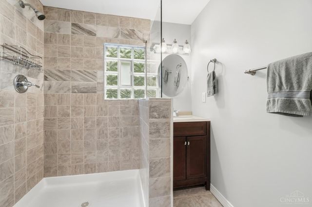 6937 Vinewood Avenue, Columbia Twp, OH 45227