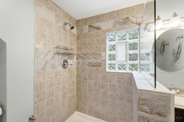 6937 Vinewood Avenue, Columbia Twp, OH 45227