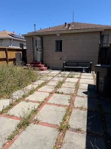 2015 80th Avenue, Oakland, CA 94621