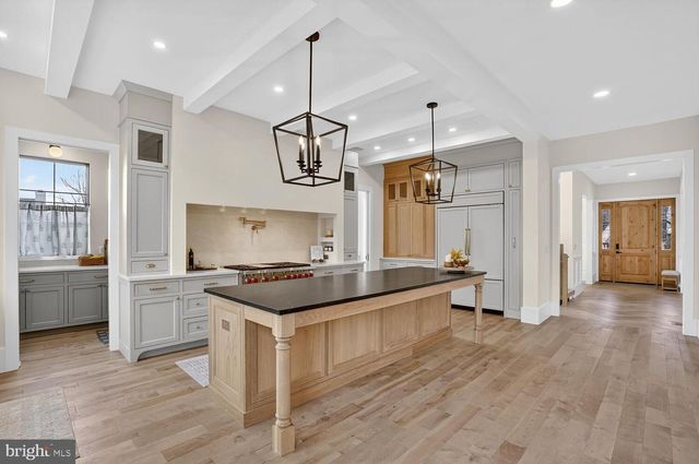 1615 N WAKEFIELD ST, Arlington, VA 22207