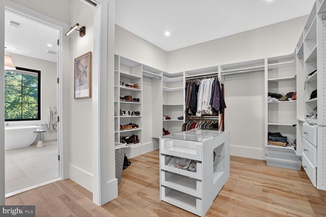 1615 N WAKEFIELD ST, Arlington, VA 22207