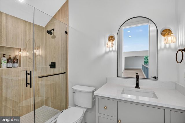 1615 N WAKEFIELD ST, Arlington, VA 22207