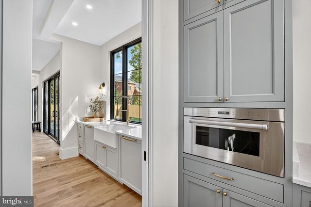 1615 N WAKEFIELD ST, Arlington, VA 22207