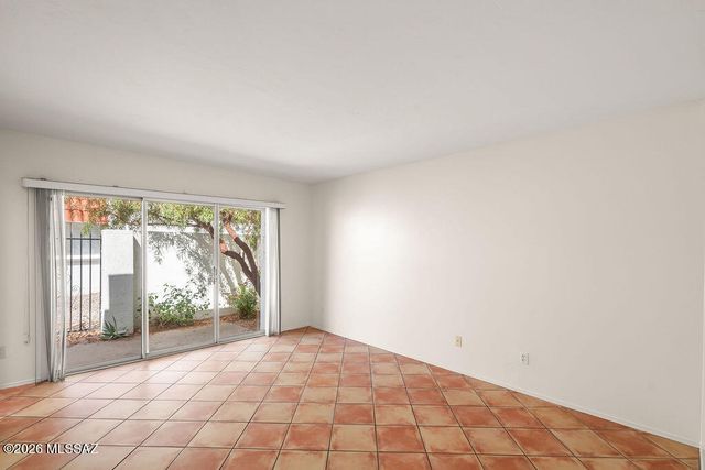 6872 E Calle De Oro, Tucson, AZ 85715