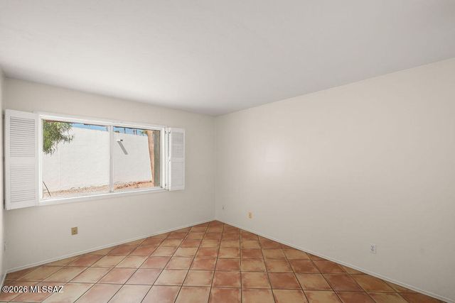 6872 E Calle De Oro, Tucson, AZ 85715