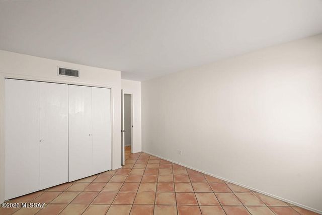 6872 E Calle De Oro, Tucson, AZ 85715