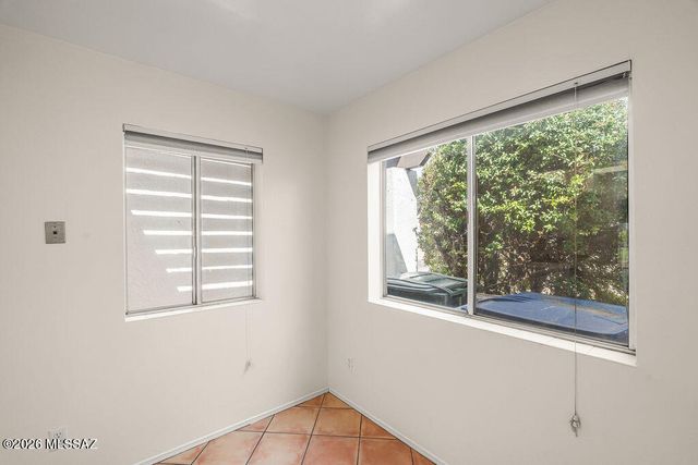 6872 E Calle De Oro, Tucson, AZ 85715