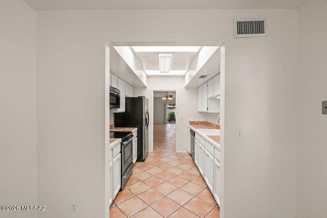 6872 E Calle De Oro, Tucson, AZ 85715