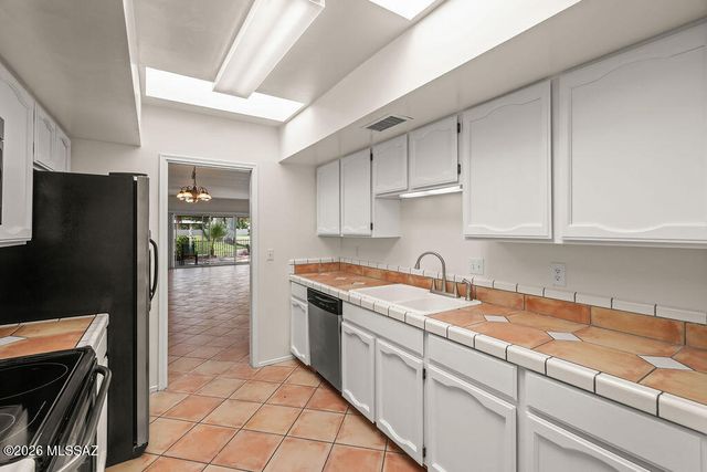 6872 E Calle De Oro, Tucson, AZ 85715