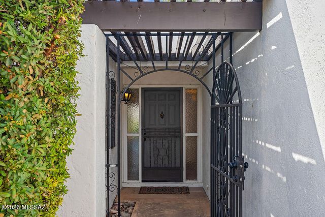 6872 E Calle De Oro, Tucson, AZ 85715