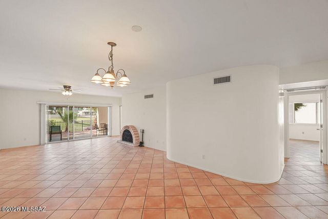 6872 E Calle De Oro, Tucson, AZ 85715