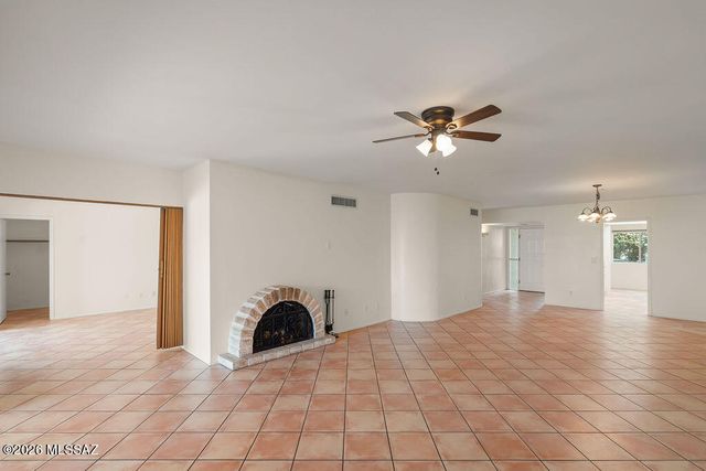 6872 E Calle De Oro, Tucson, AZ 85715