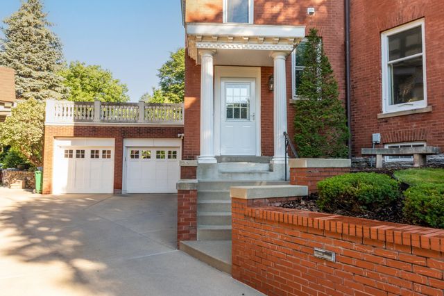 1203 Mount Curve Avenue, Minneapolis, MN 55403